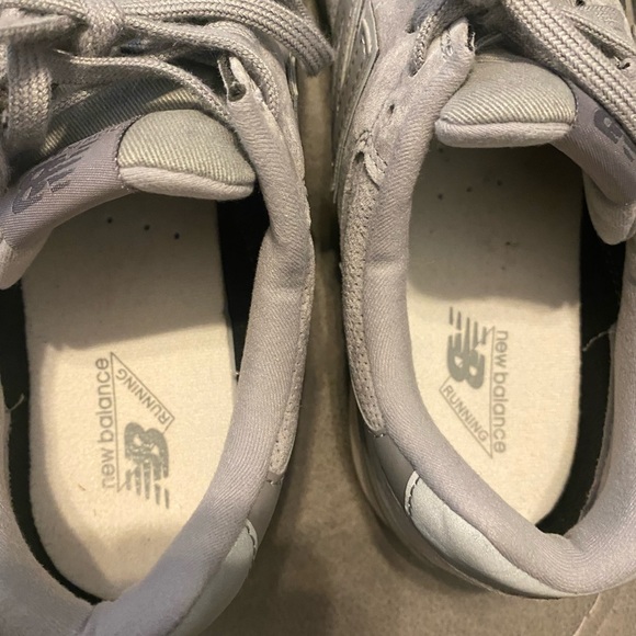 NEW BALANCE EUC running shoes 9.5 - Picture 6 of 7